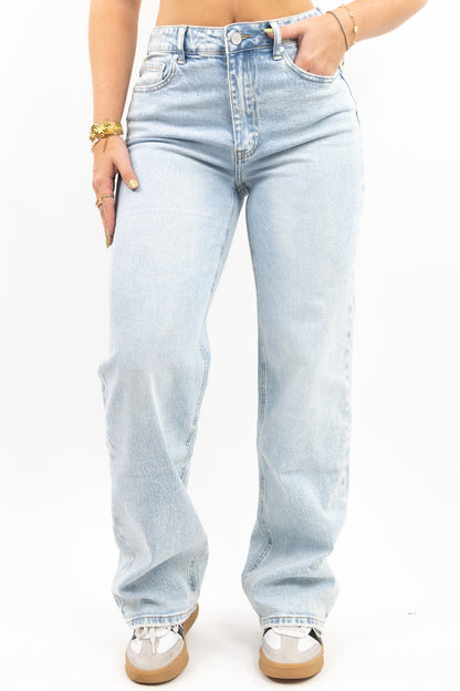 The Essential Wide Leg Jeans