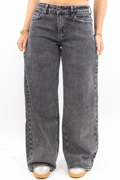 Baggy Fit Wide Leg Jeans
